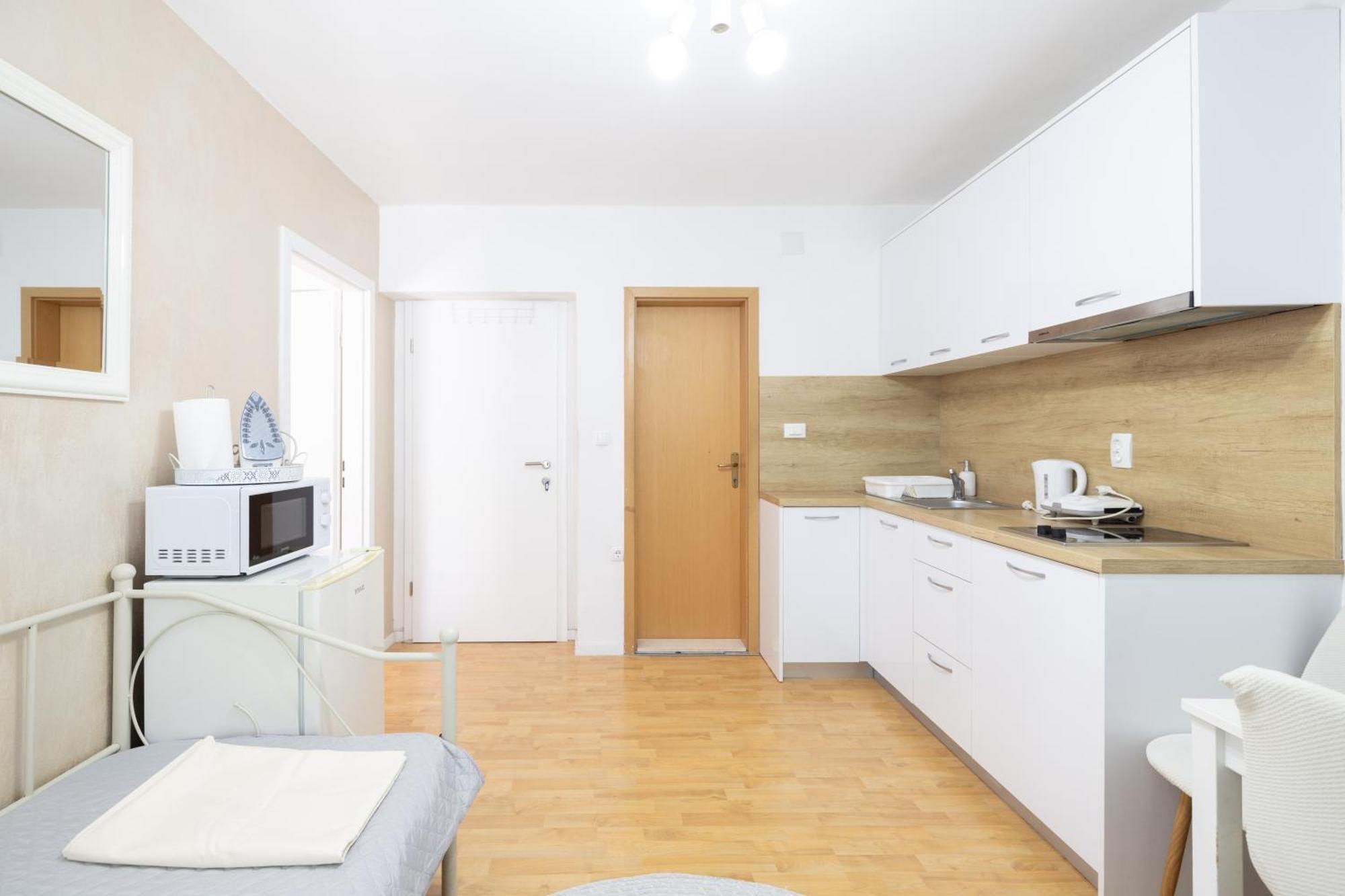 Guesthouse Rebecca Makarska Exterior foto